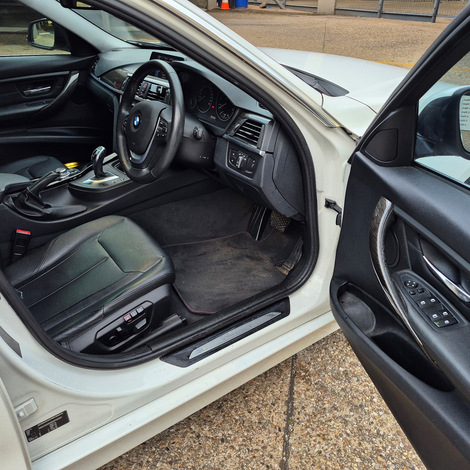 
								2012 BMW 328i Luxury Line F30 full									
