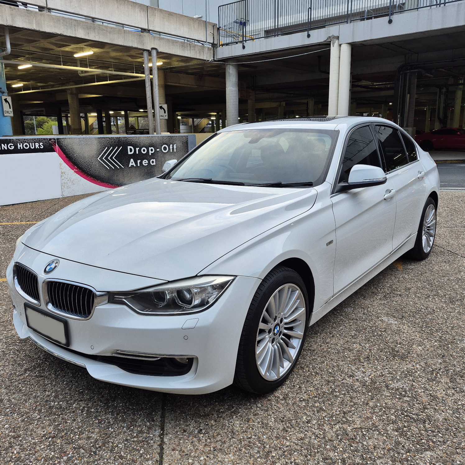 
								2012 BMW 328i Luxury Line F30 full									