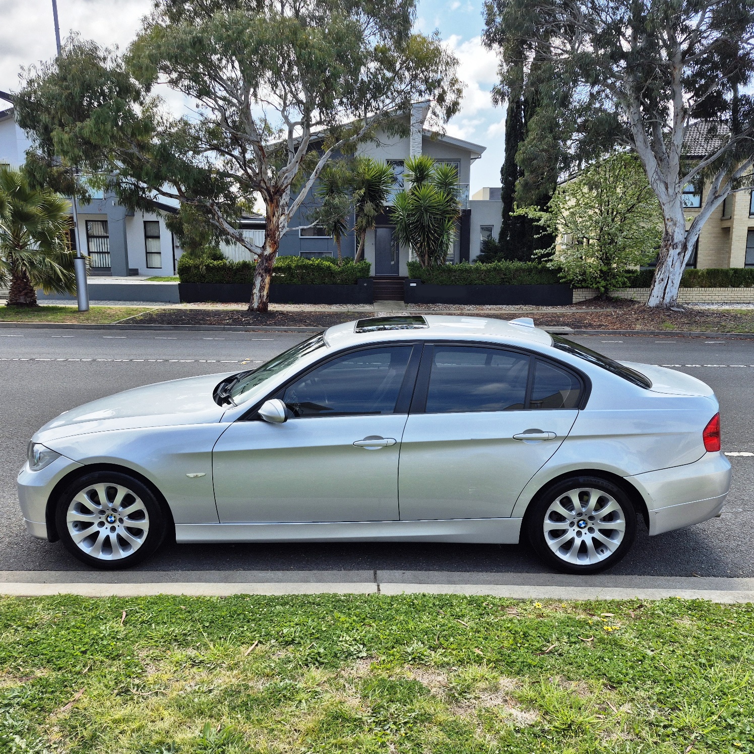 
								2008 BMW 320D E90 full									