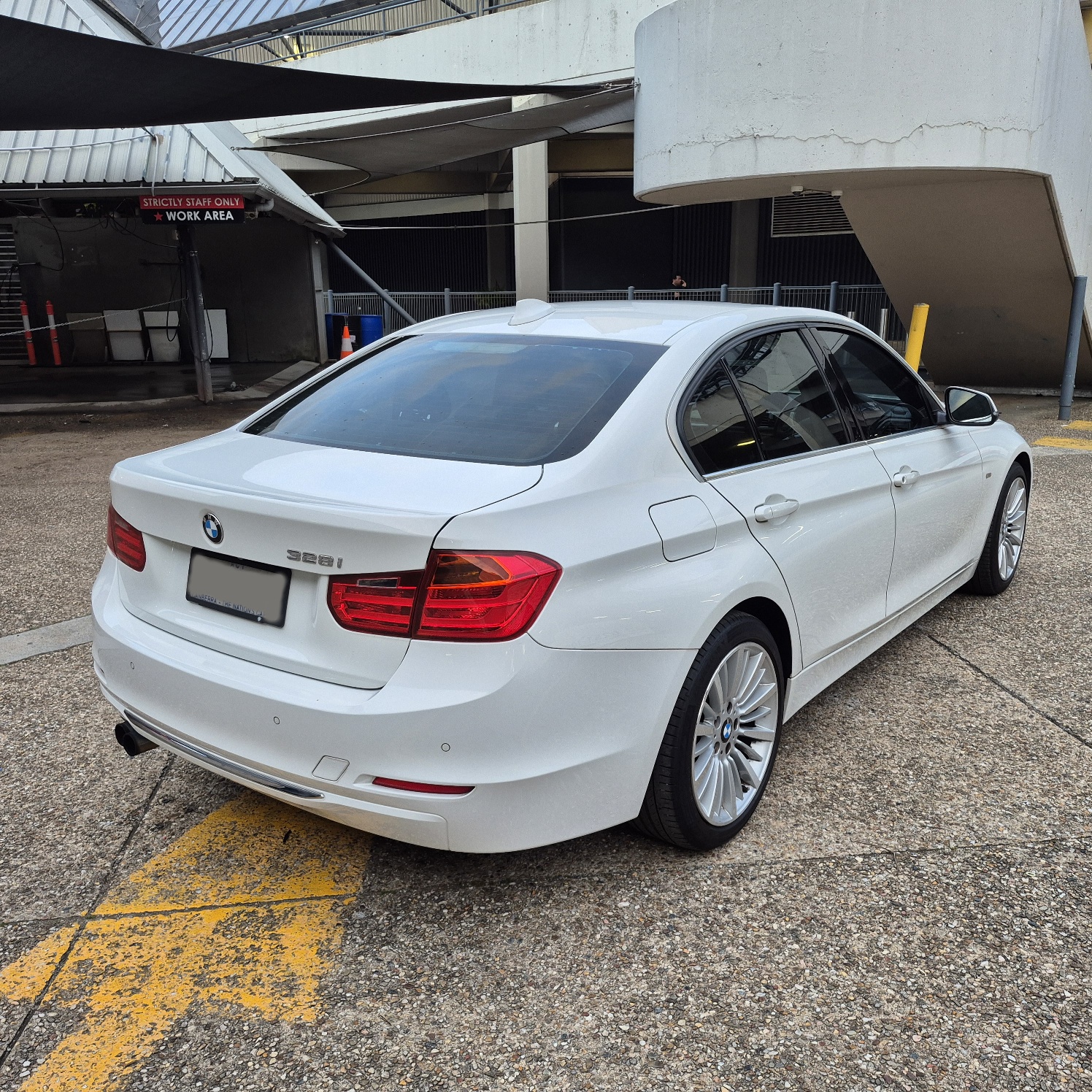 
								2012 BMW 328i Luxury Line F30 full									