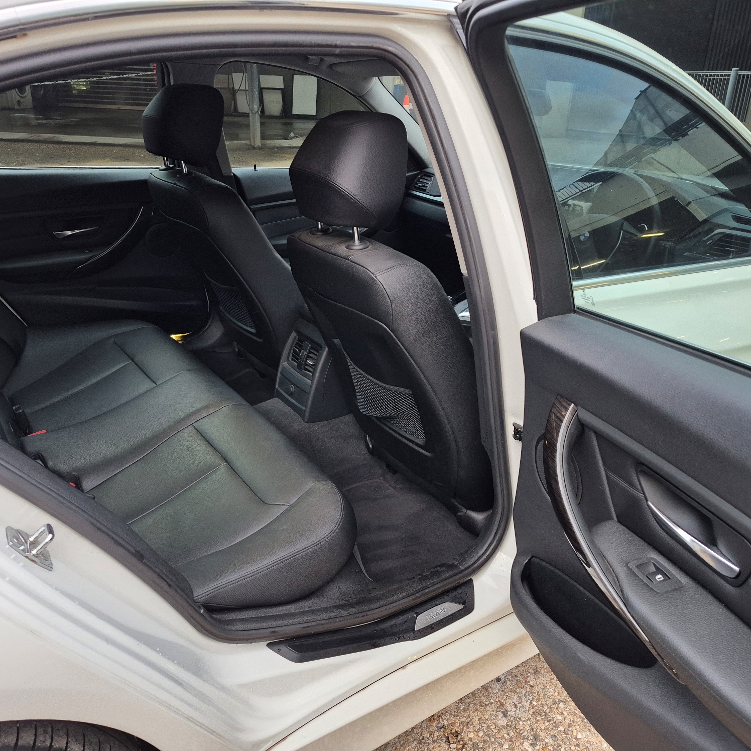
								2012 BMW 328i Luxury Line F30 full									