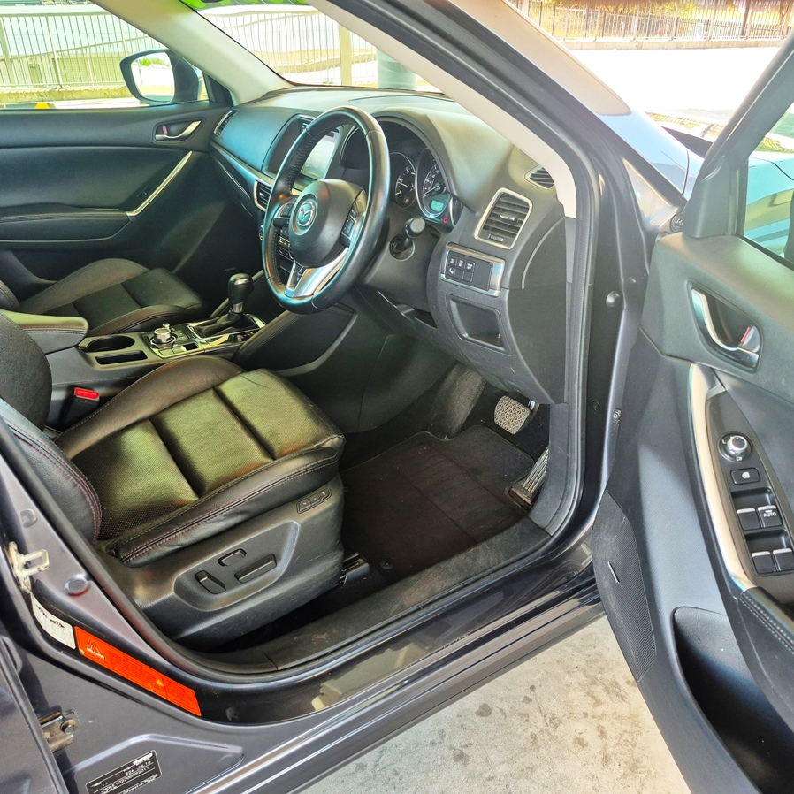
								2016 Mazda CX-5 Grand Touring Diesel full									