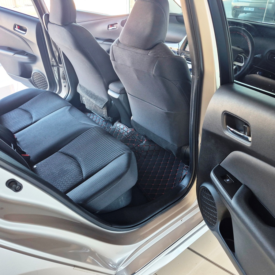 
								2016 Toyota Prius HYBRID full									