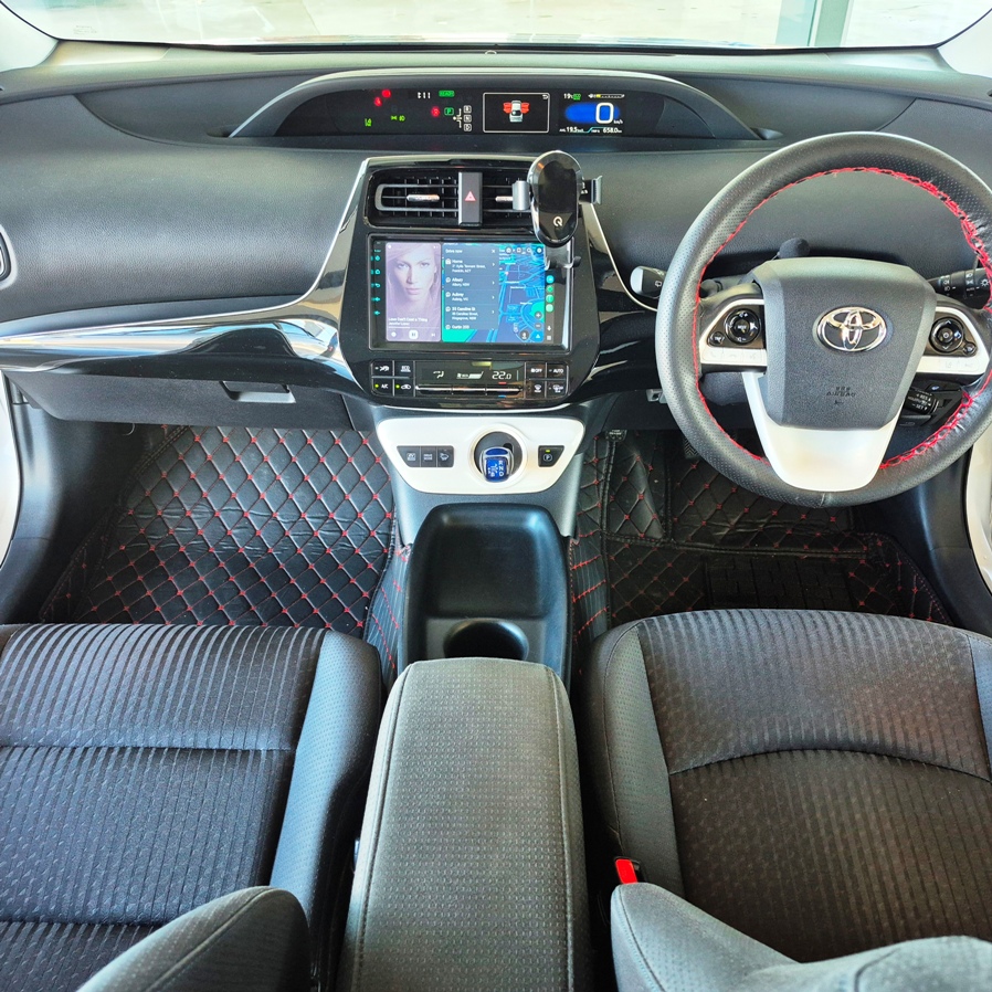 
								2016 Toyota Prius HYBRID full									