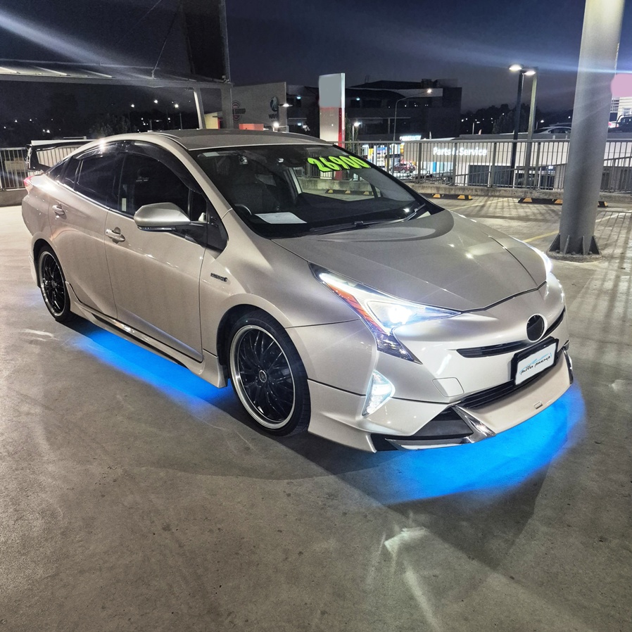 
								2016 Toyota Prius HYBRID full									