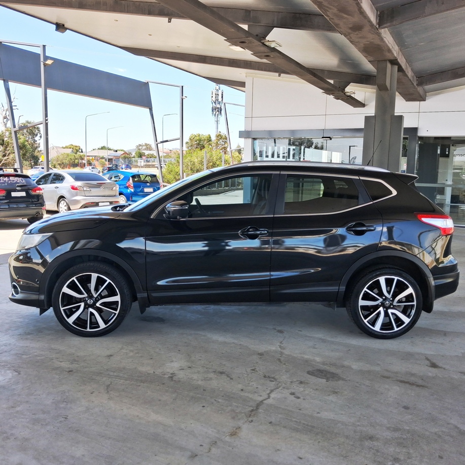 
								2014 Nissan Qashqai Ti full									