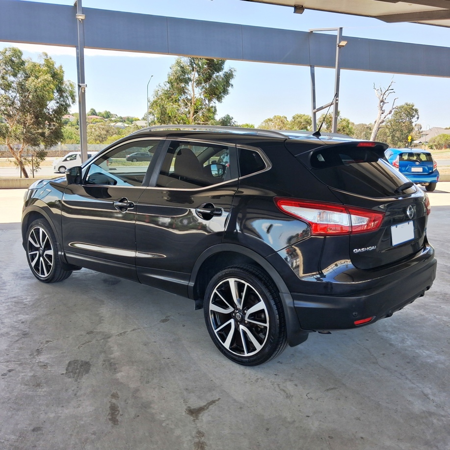 
								2014 Nissan Qashqai Ti full									