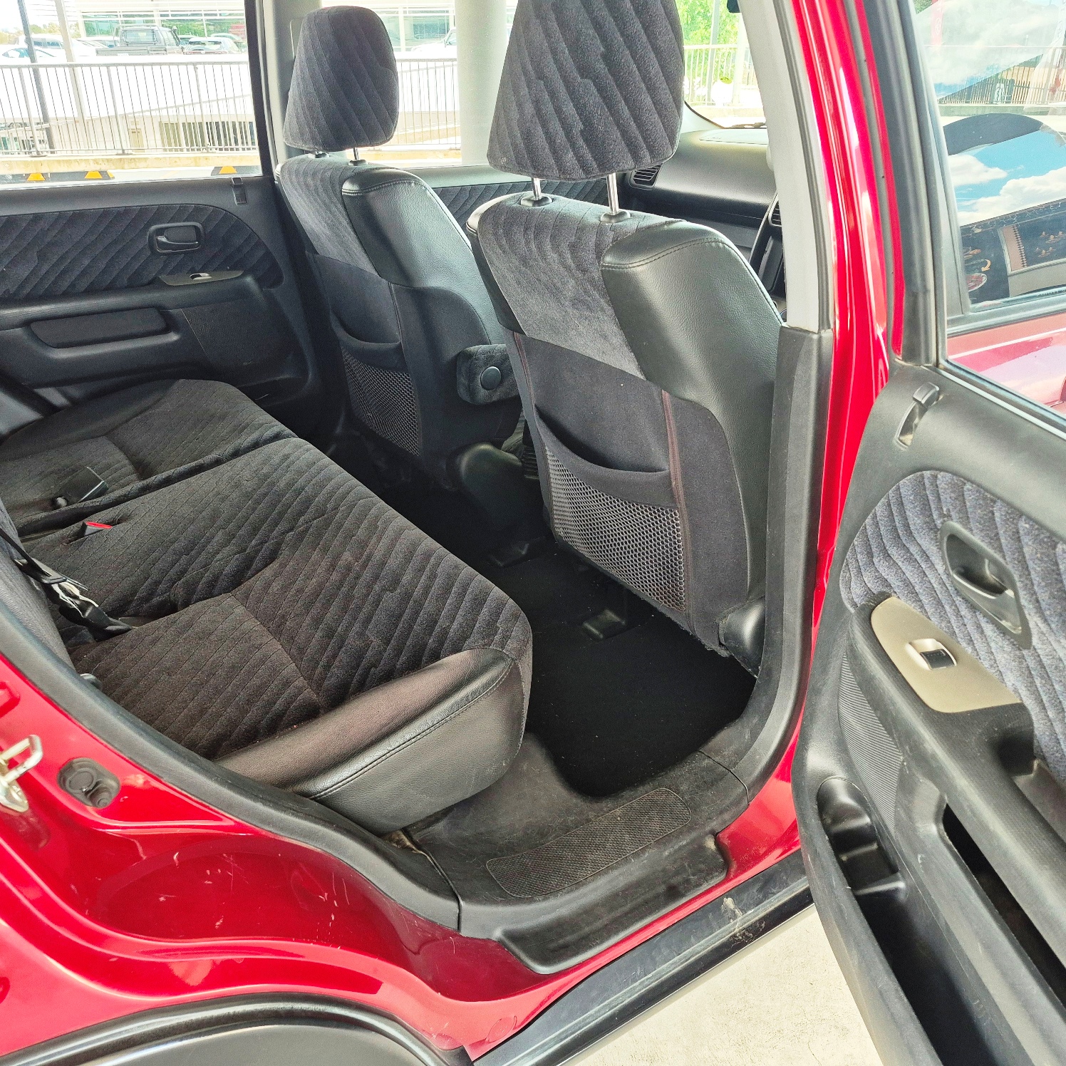 
								2002 Honda CR-V full									