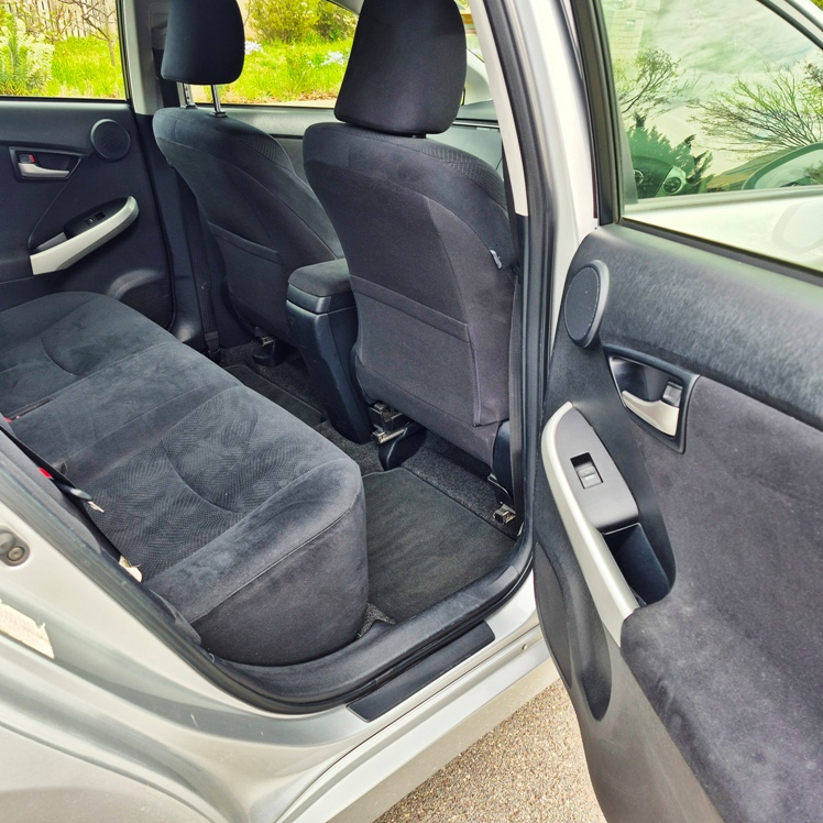 
								2013 Toyota Prius HYBRID full									