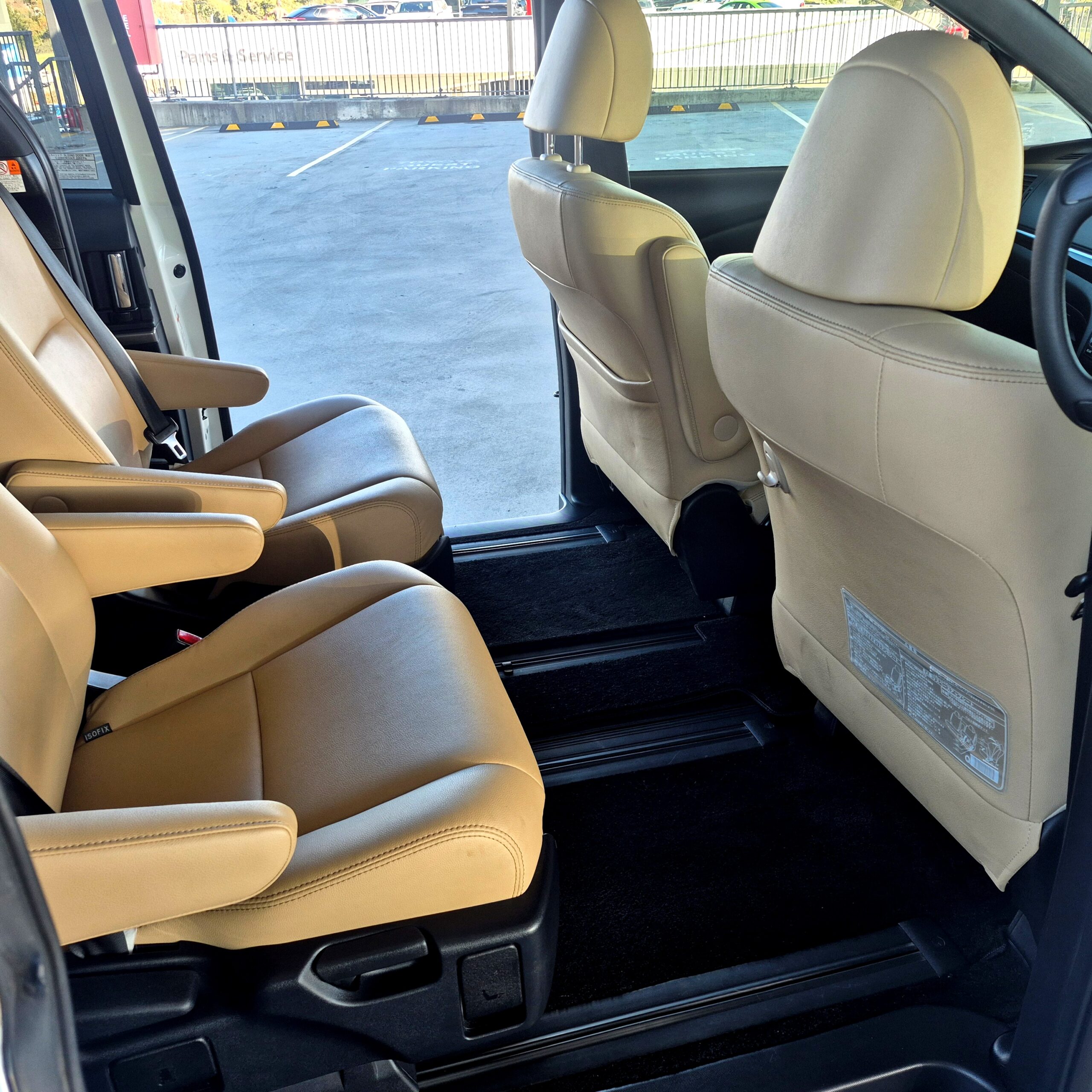 
								2016 Toyota Estima Aeras – 41 C full									