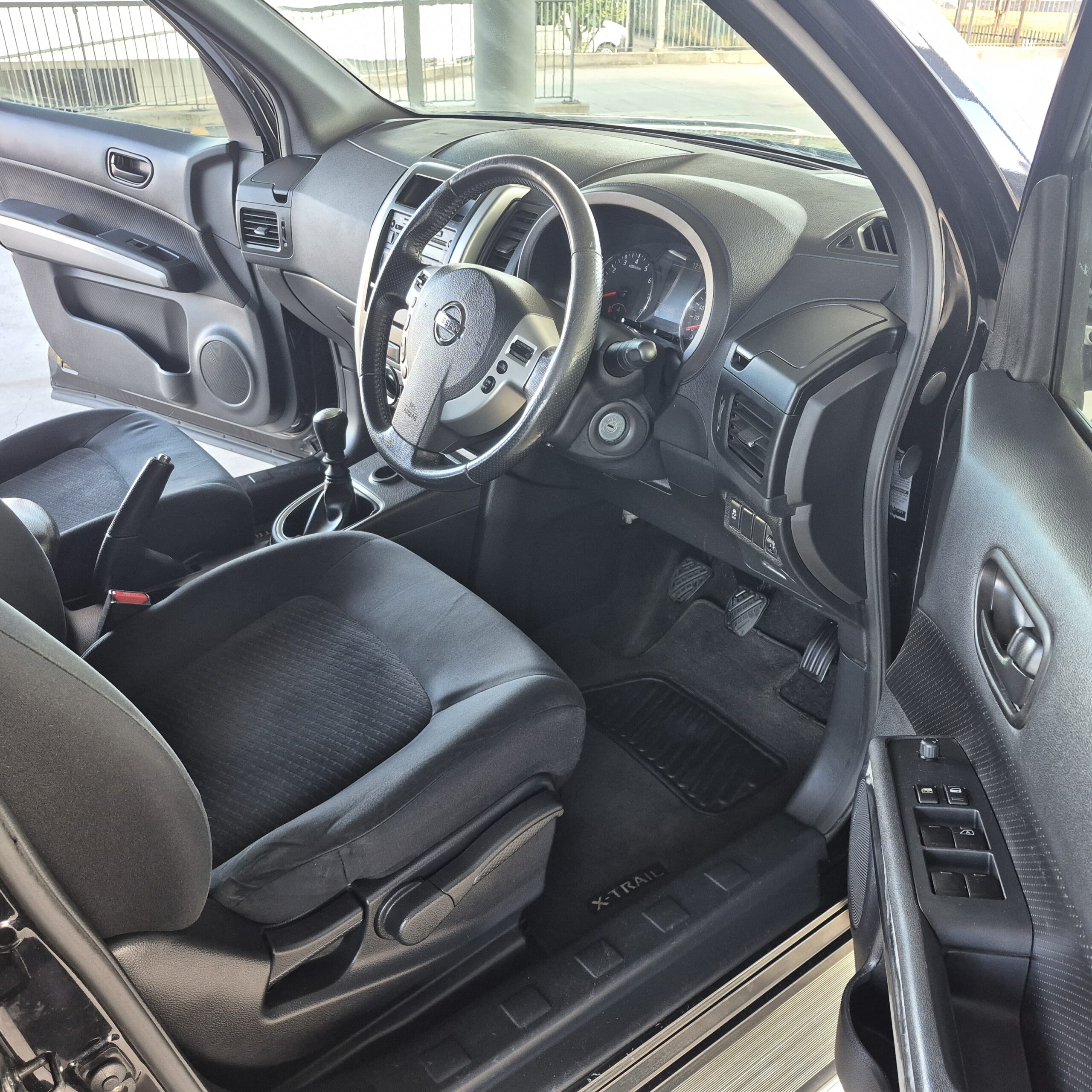 
								2011 Nissan X-Trail Manual – 21 full									