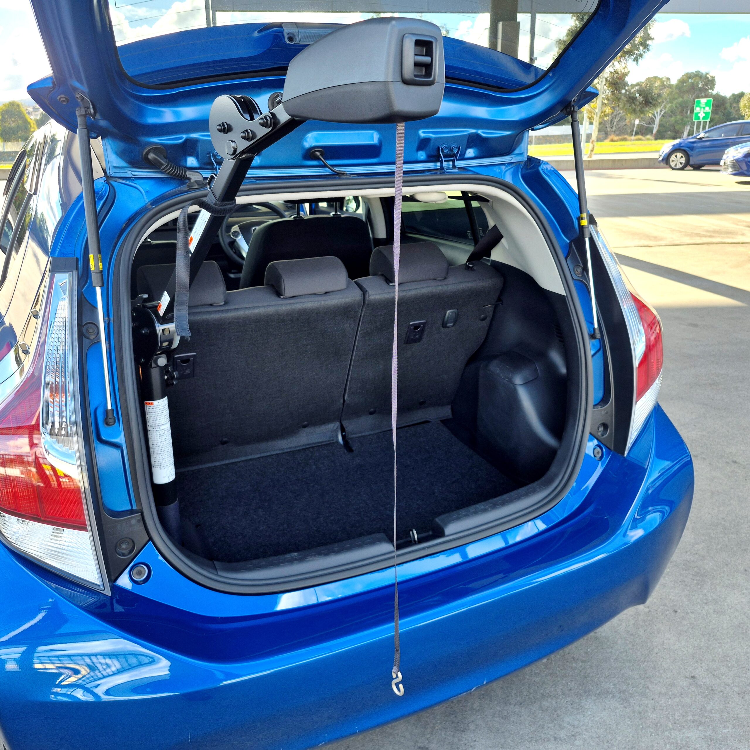 
								2016 Toyota Aqua HYBRID – 40 C full									