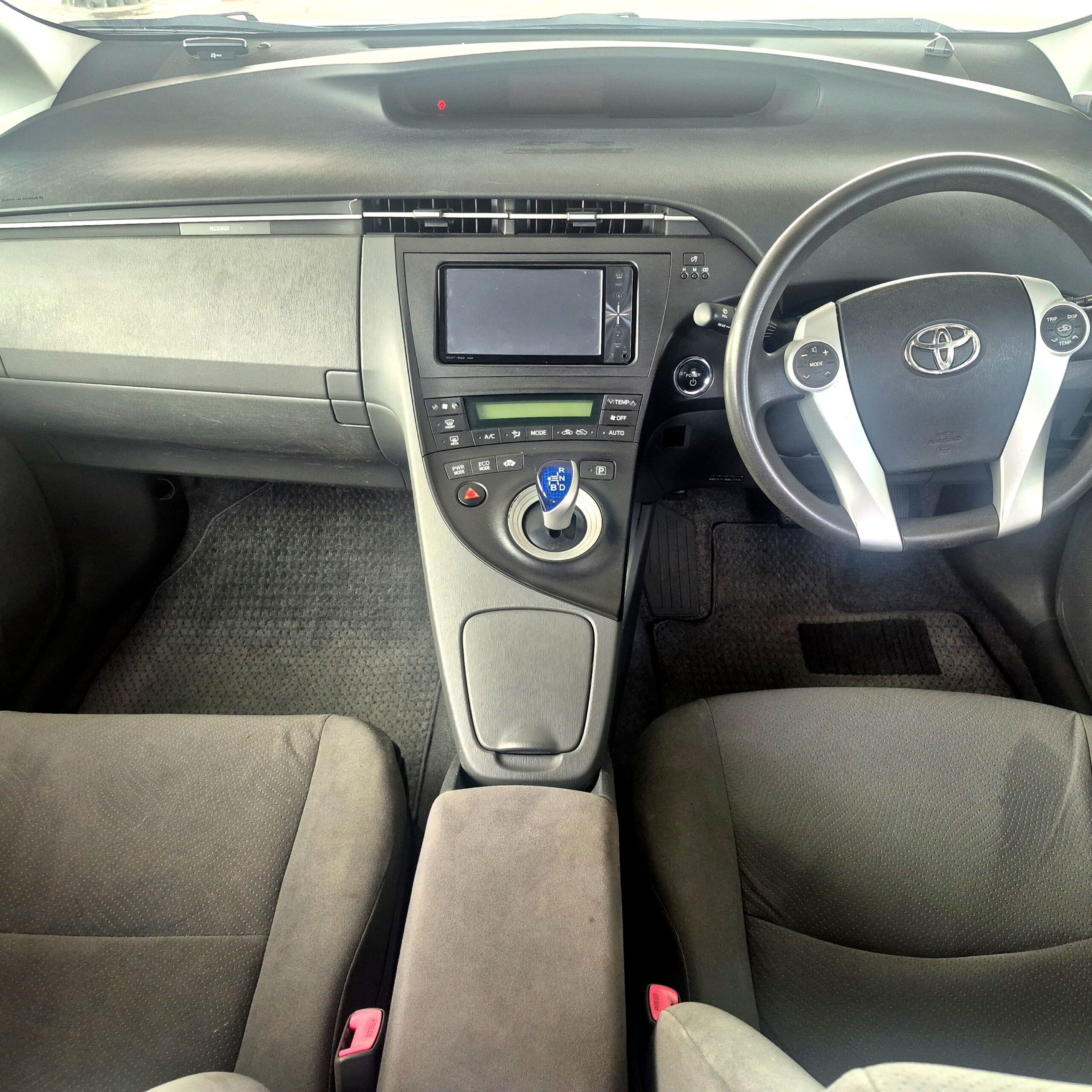 
								2010 Toyota Prius HYBRID – 42 C full									