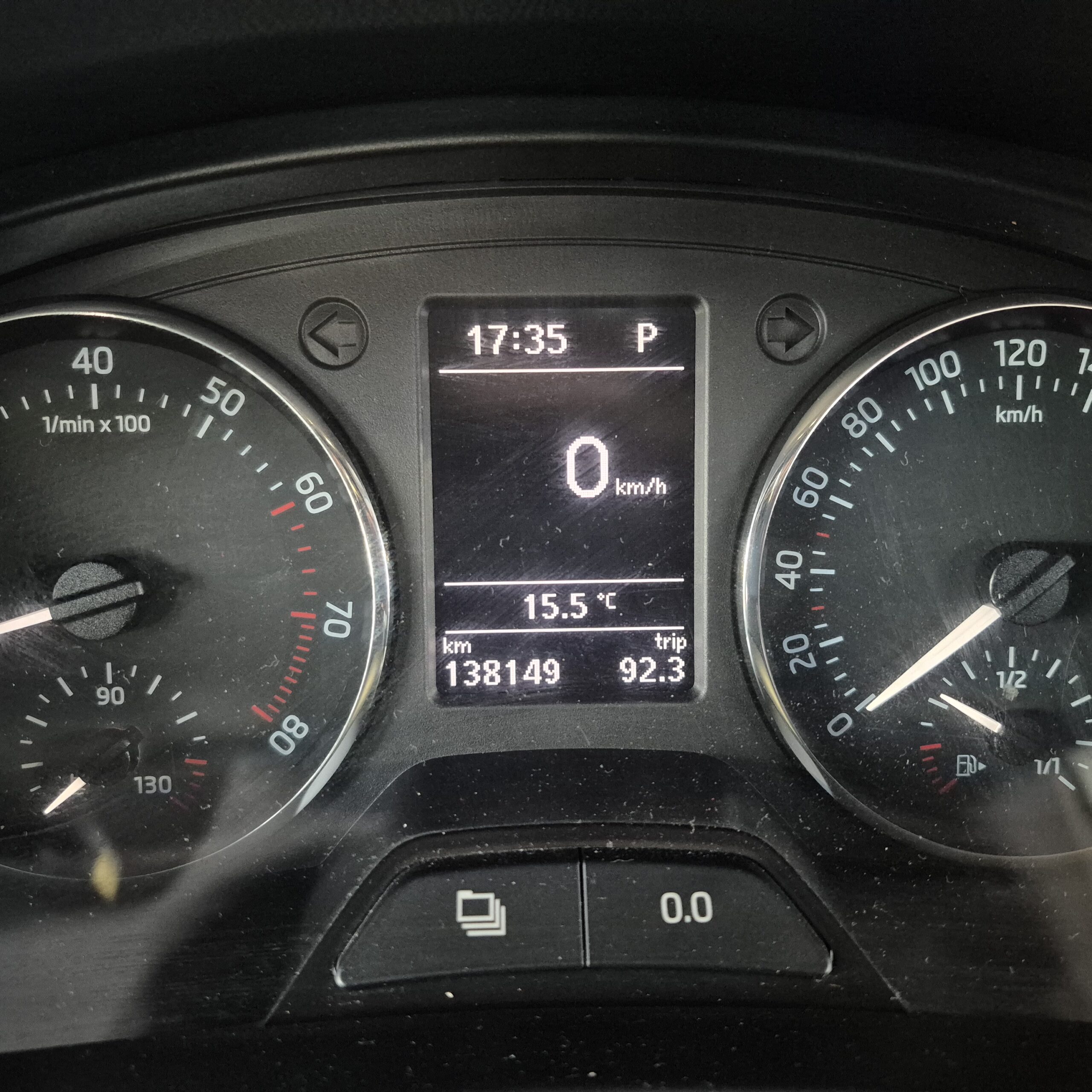 
								2015 Skoda Rapid – 45 C full									