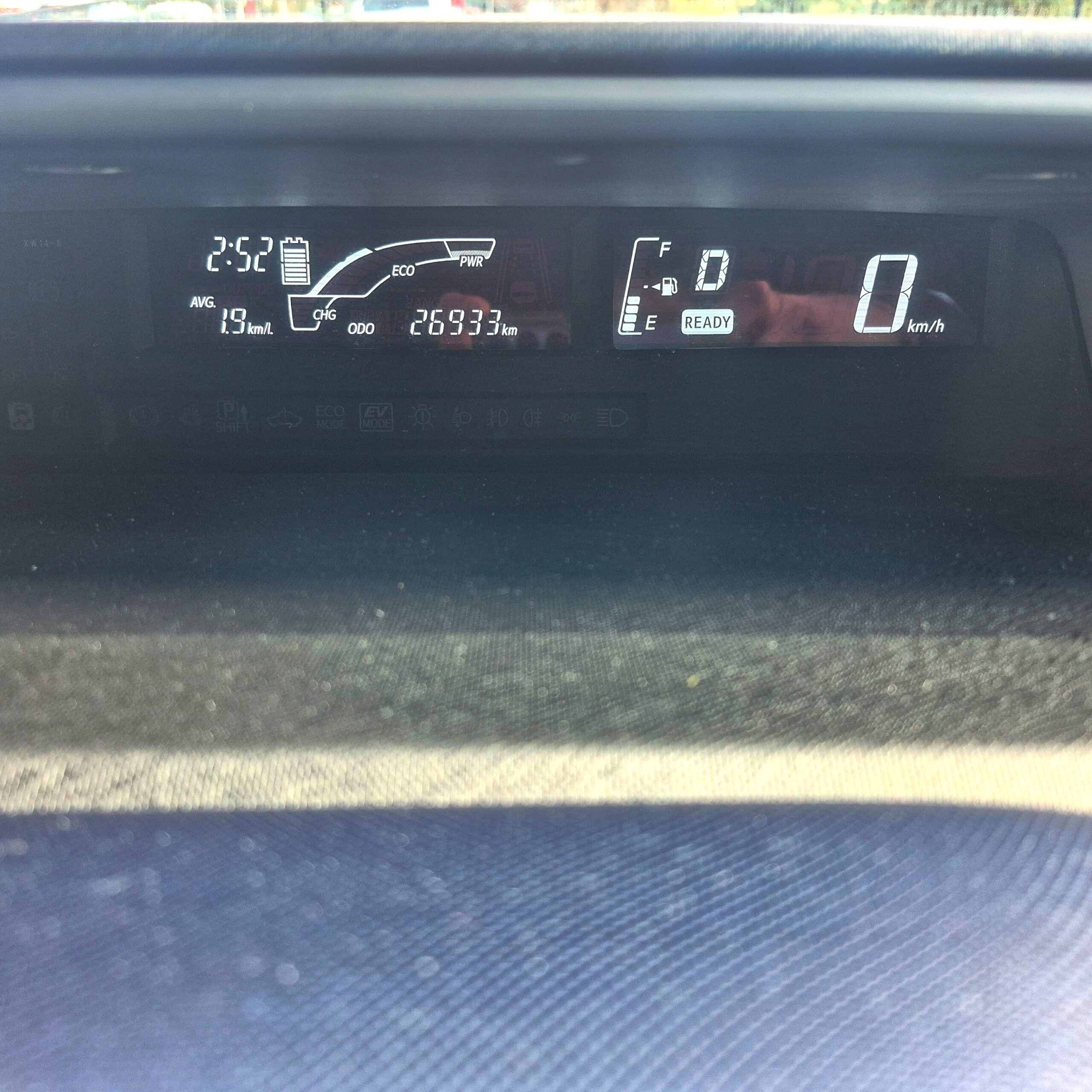 
								2016 Toyota Aqua HYBRID – 40 C full									