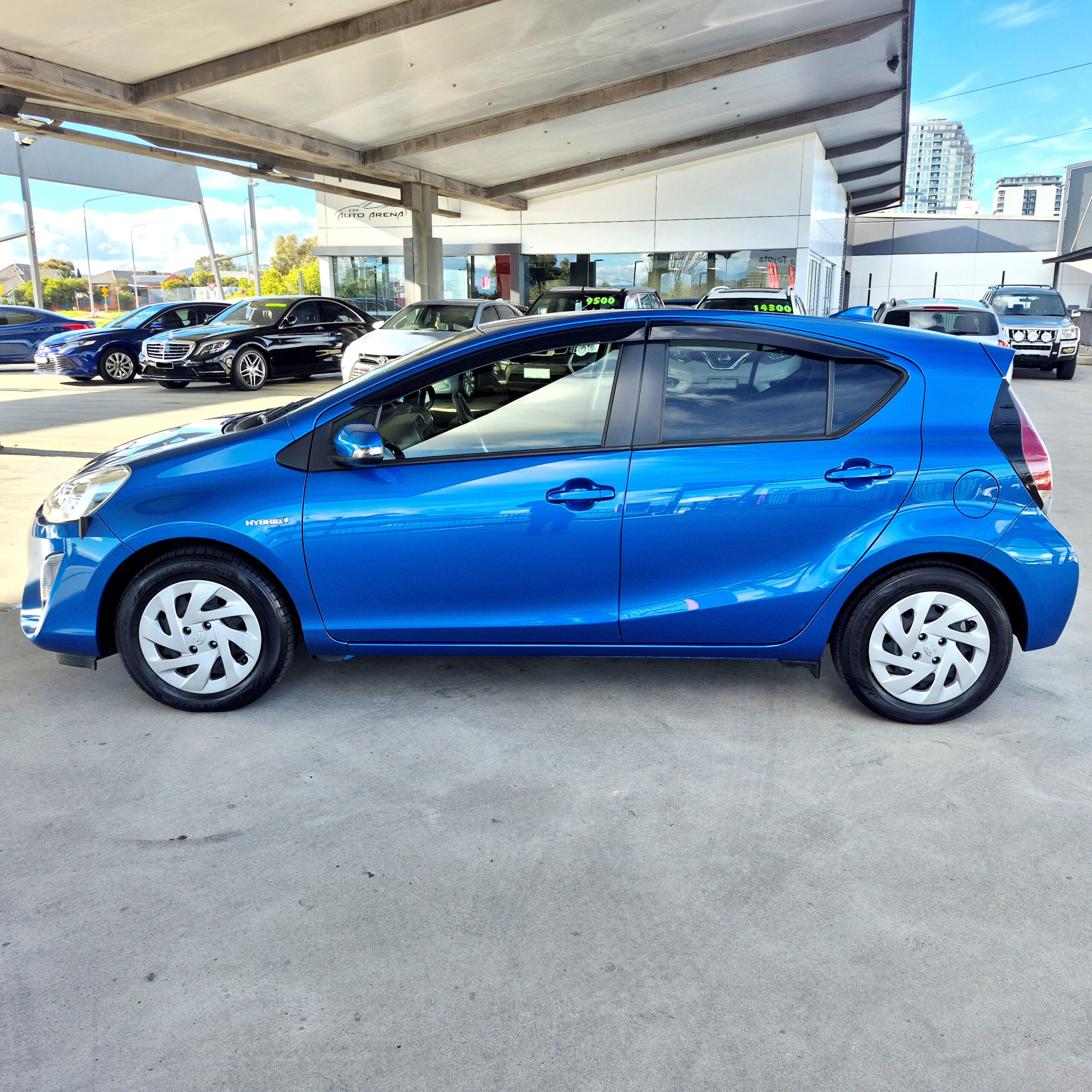 
								2016 Toyota Aqua HYBRID – 40 C full									