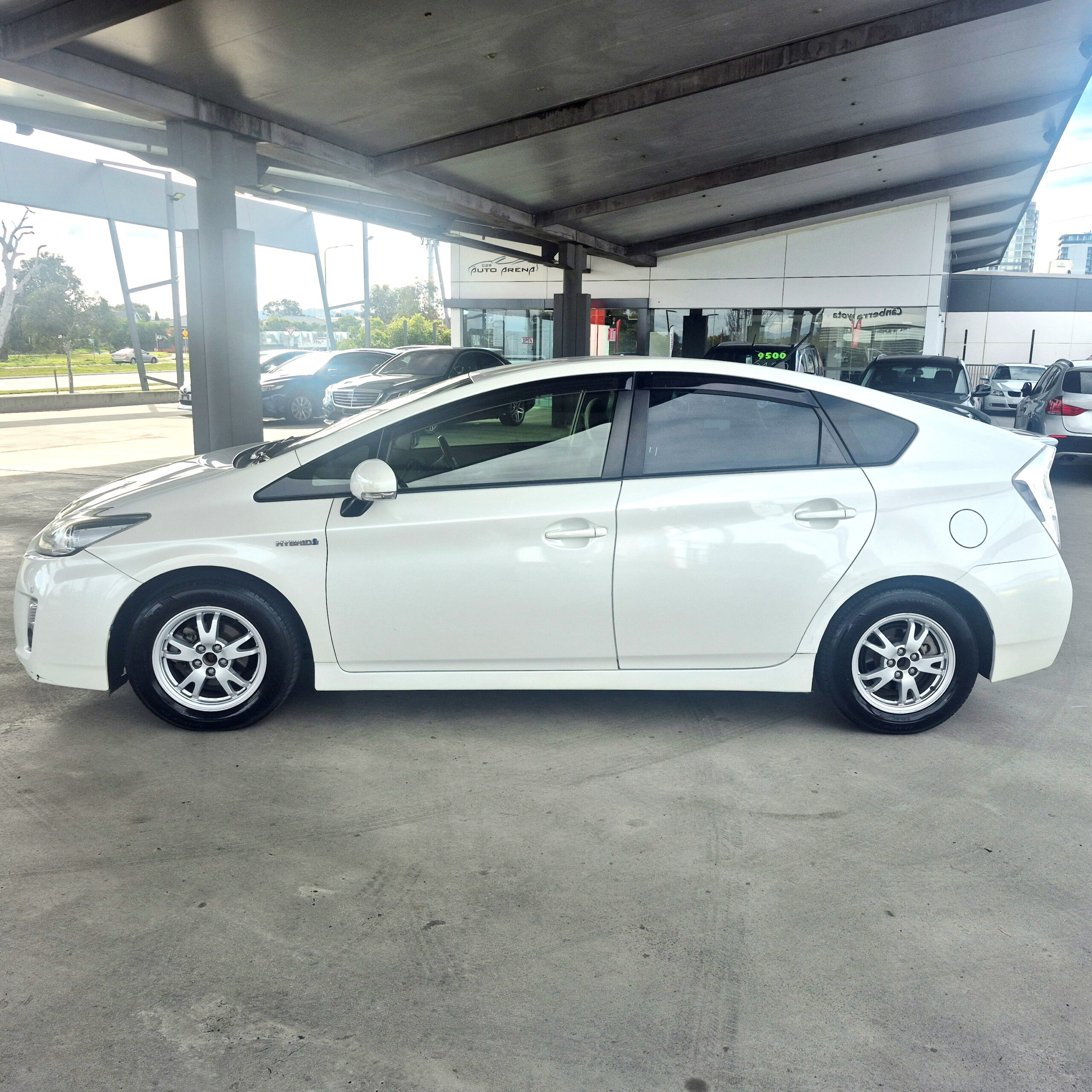 
								2010 Toyota Prius HYBRID – 42 C full									