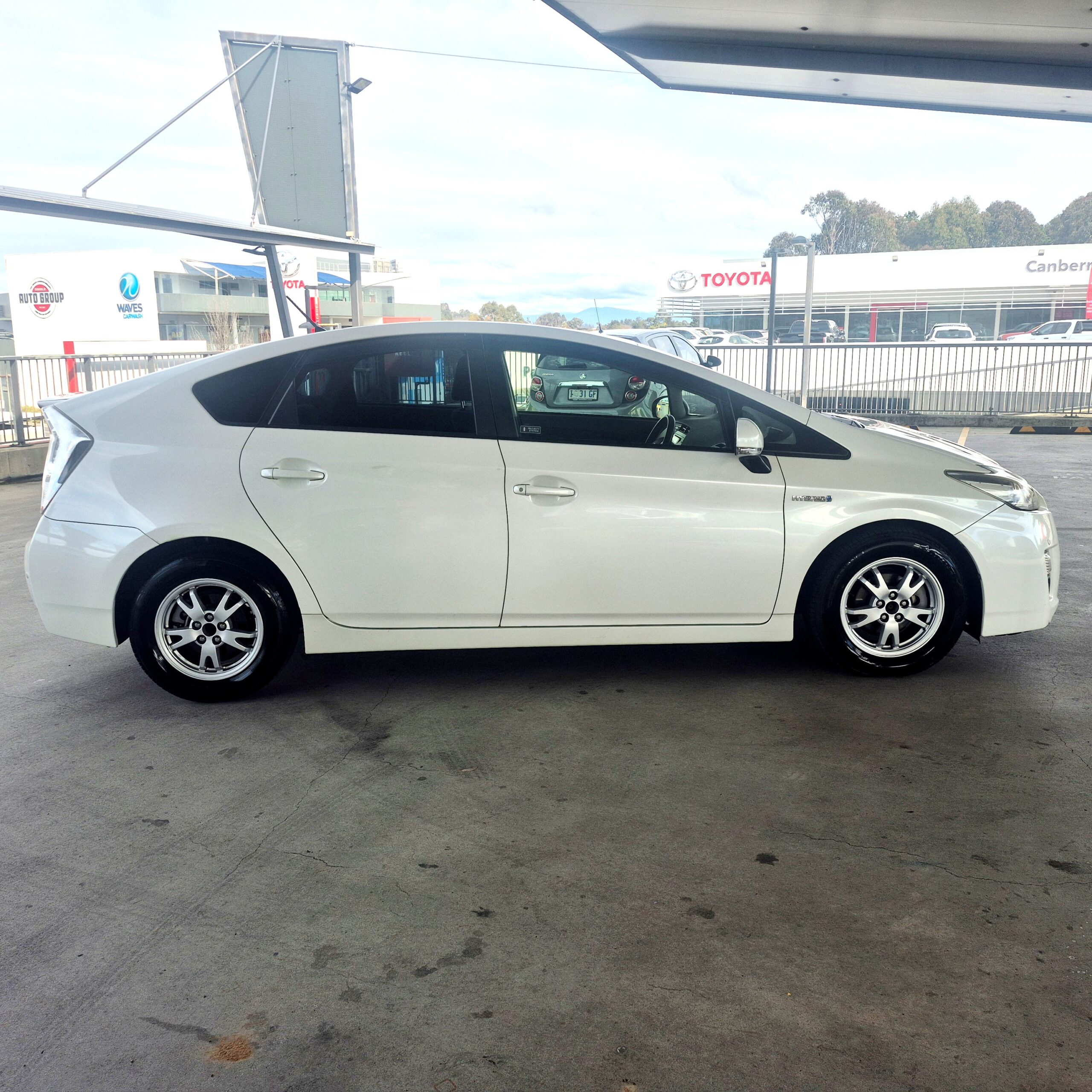 
								2010 Toyota Prius HYBRID – 42 C full									